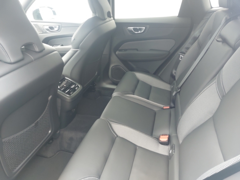 Volvo XC60 2.0 B5p Plus Black Edition Awd Geartronic White #6