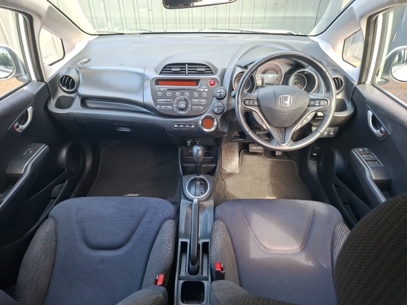 Honda Jazz 1.4 I-vtec Es Plus Cvt White #3
