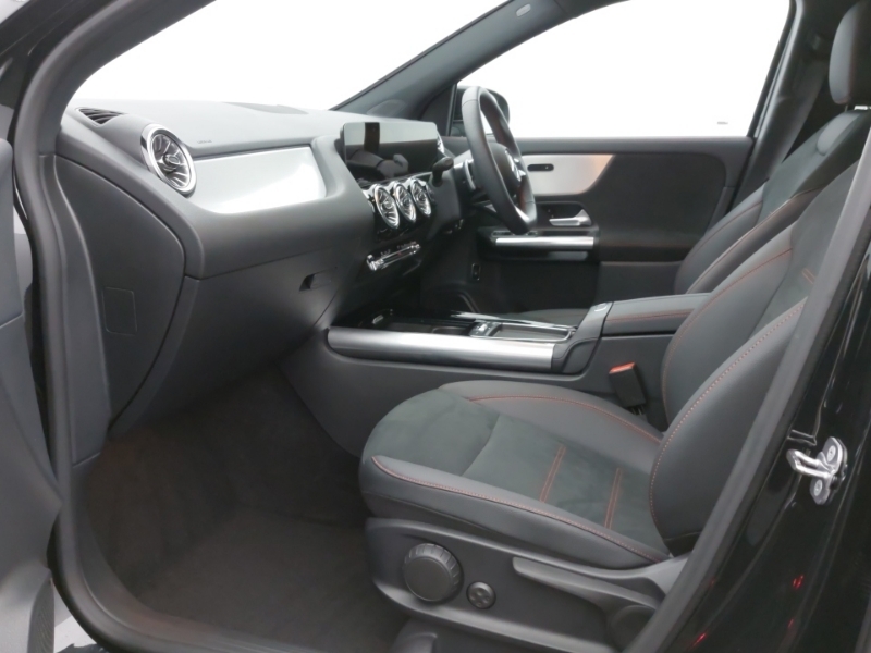 Mercedes-Benz GLA Class Gla 200 Amg Line Executive Black #5