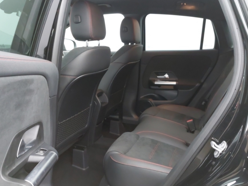 Mercedes-Benz GLA Class Gla 200 Amg Line Executive Black #6