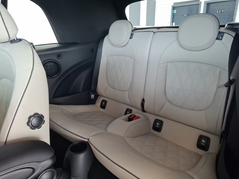 Mini Convertible 2.0 Cooper S Exclusive Black #6