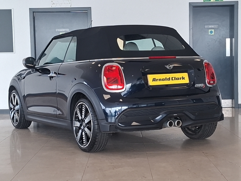 Mini Convertible 2.0 Cooper S Exclusive Black #2