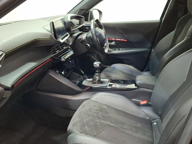 Peugeot 2008 1.2 Puretech 130 Gt Black #5