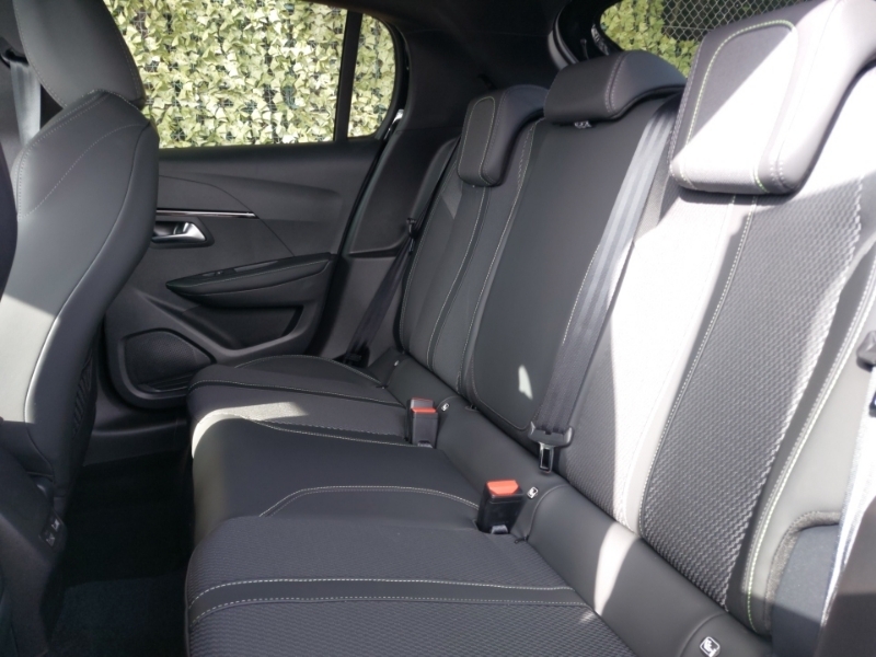 Peugeot 208 1.2 Hybrid 110 Gt E-dsc6 Black #6