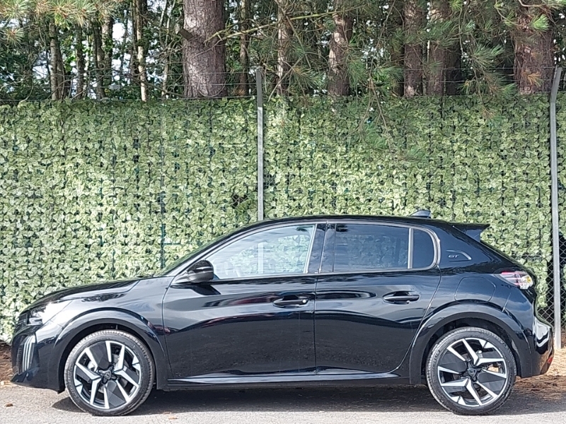 Peugeot 208 1.2 Hybrid 110 Gt E-dsc6 Black #4