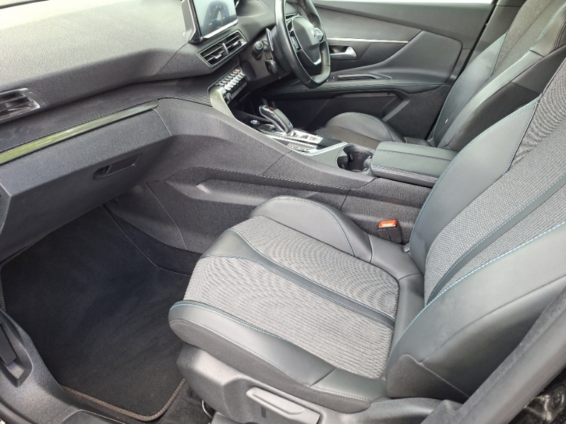Peugeot 3008 1.2 Puretech Allure Eat8 Black #5