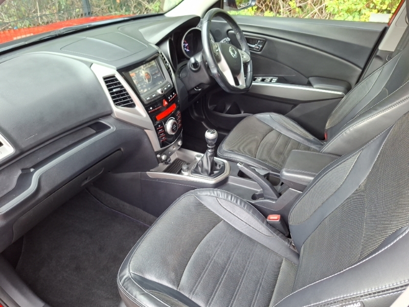 SsangYong Tivoli 1.6 Ex Red #5