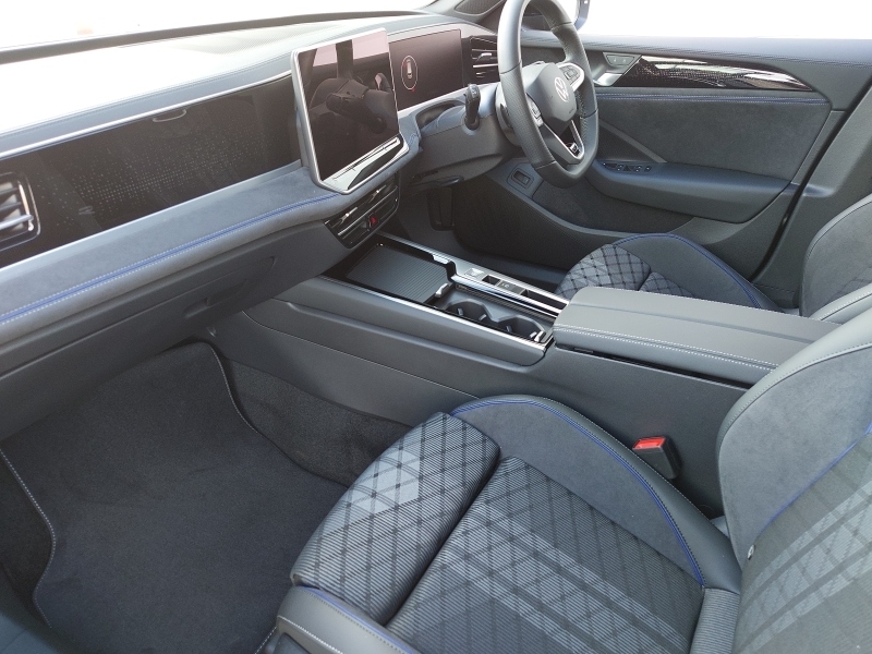 Volkswagen Passat 1.5 Etsi R-line Dsg Black #5
