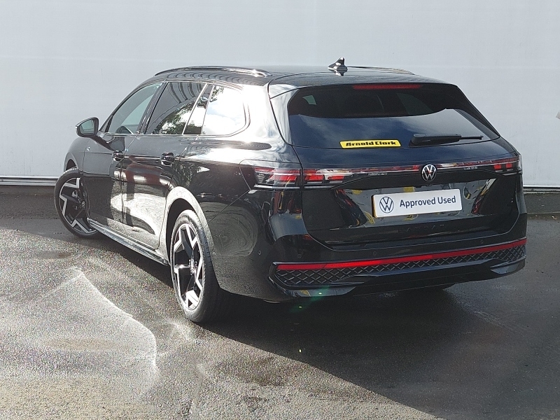Volkswagen Passat 1.5 Etsi R-line Dsg Black #2