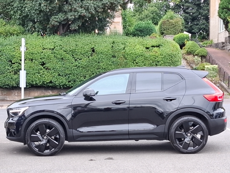 Volvo XC40 2.0 B3p Plus Black Edition Black #4