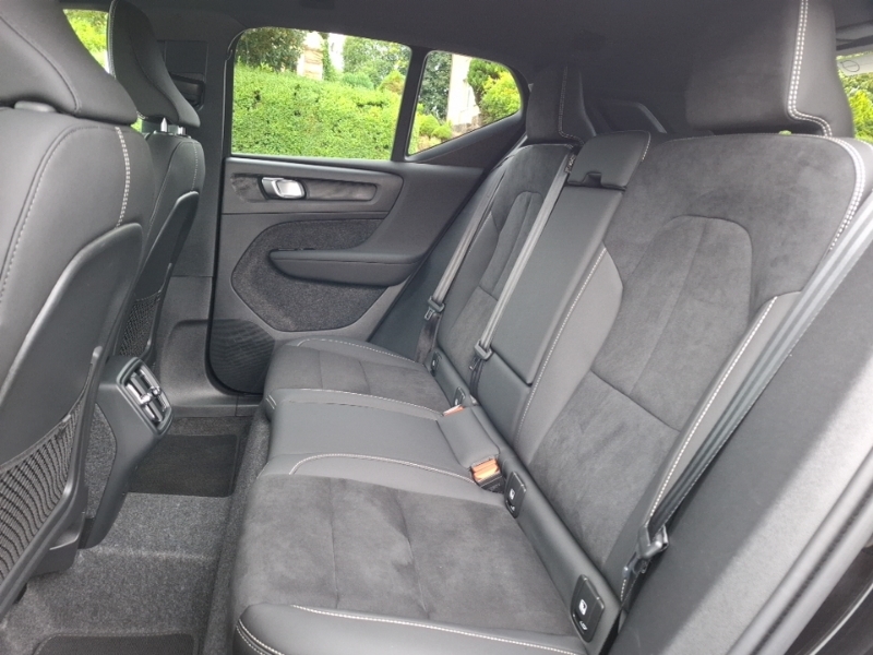 Volvo XC40 2.0 B3p Plus Black Edition Black #6