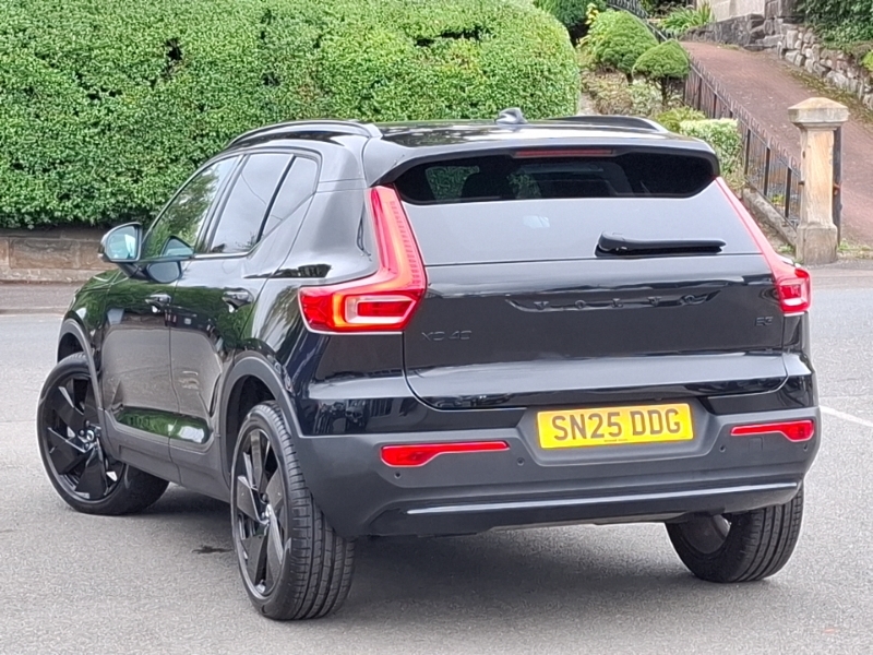 Volvo XC40 2.0 B3p Plus Black Edition Black #2