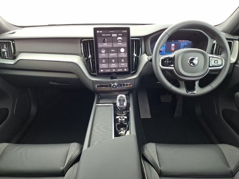 Volvo XC60 2.0 B5p Plus Black Edition Awd Geartronic Black #3