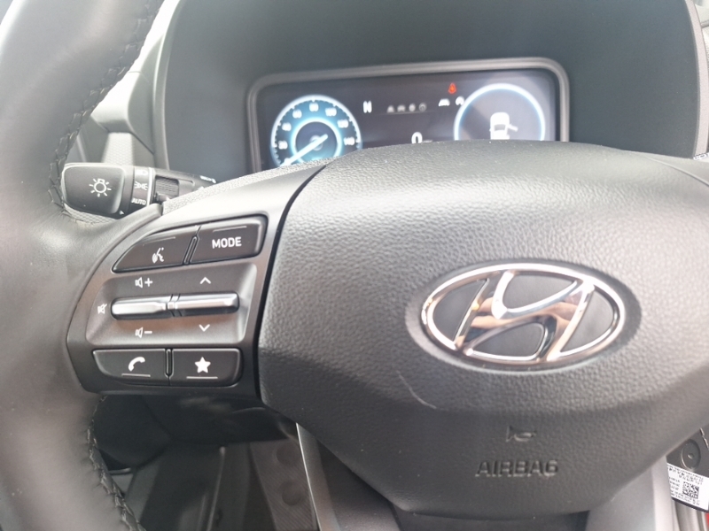 Hyundai Kona Premium Red #12
