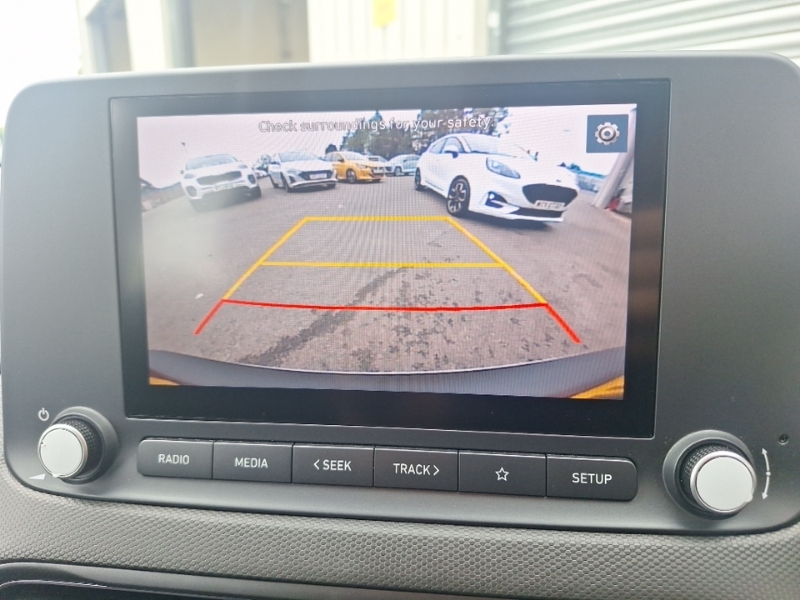 Hyundai Kona Premium Red #9