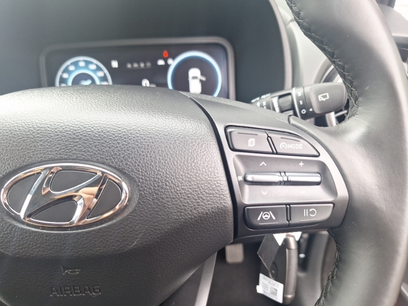 Hyundai Kona Premium Red #13