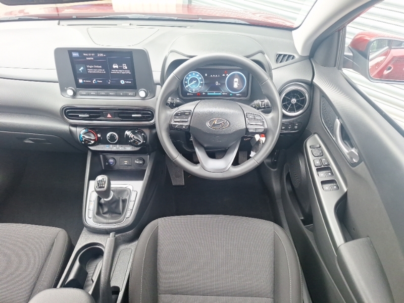 Hyundai Kona Premium Red #8