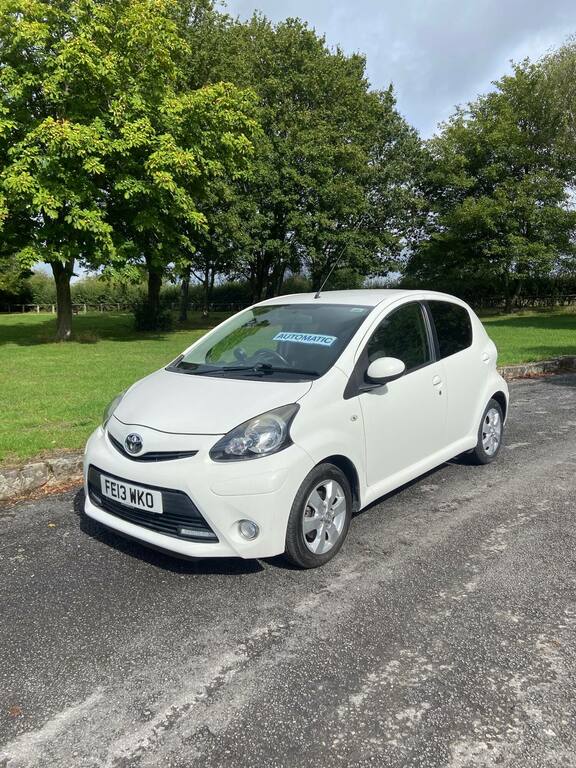 Toyota Aygo 1.0 Vvt-i Fire Ac Mmt White #3