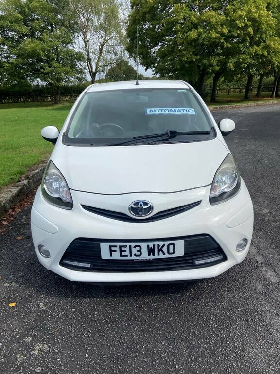 Toyota Aygo 1.0 Vvt-i Fire Ac Mmt White #2