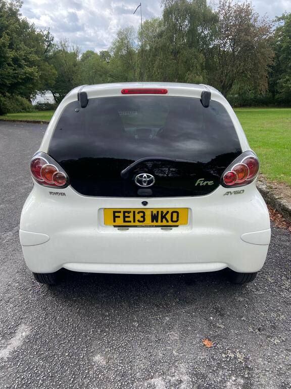 Toyota Aygo 1.0 Vvt-i Fire Ac Mmt White #6