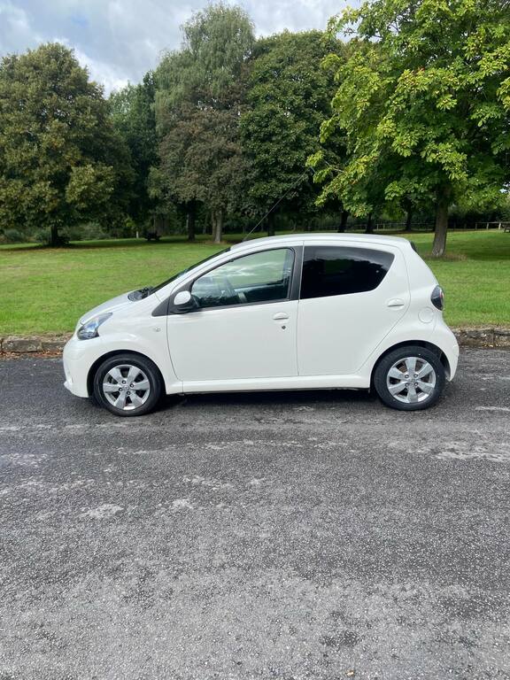 Toyota Aygo 1.0 Vvt-i Fire Ac Mmt White #4