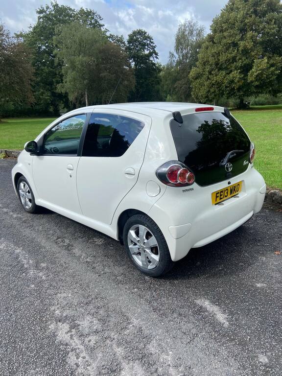 Toyota Aygo 1.0 Vvt-i Fire Ac Mmt White #5