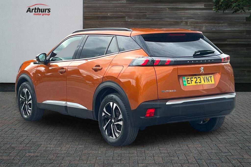 Peugeot e-2008 100Kw Allure Premium 50Kwh Orange #5