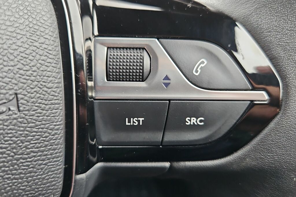 Peugeot 2008 2008 Active Puretech Ss Black #27