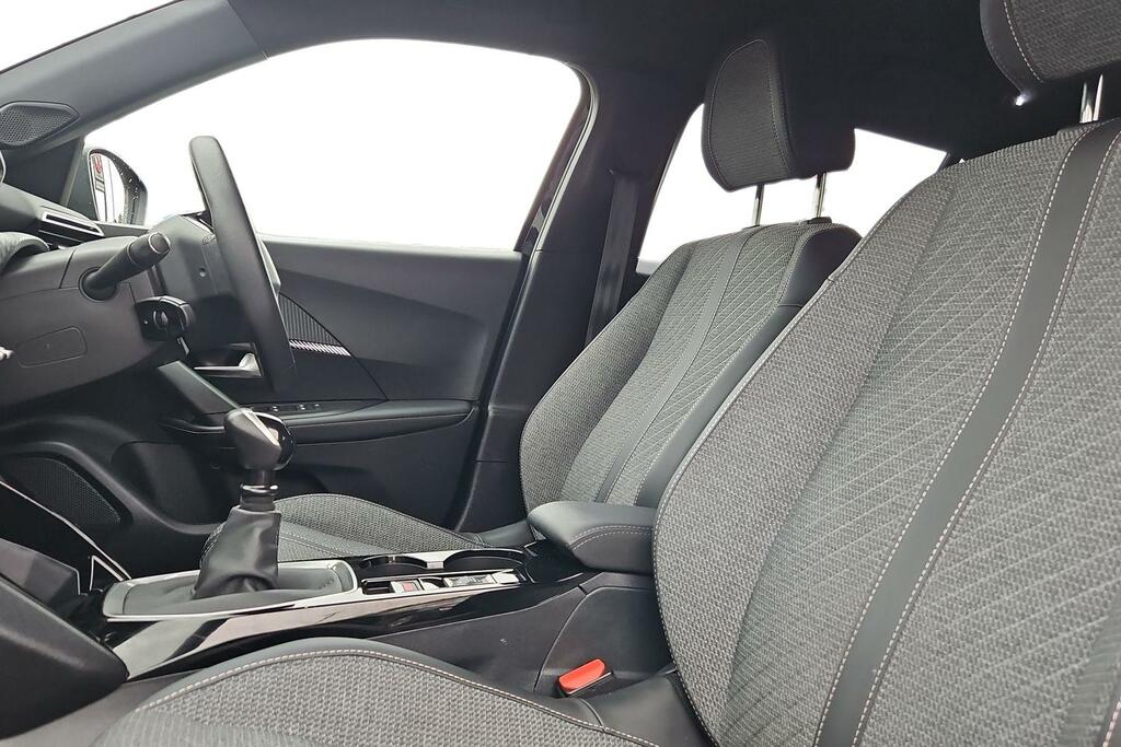 Peugeot 2008 2008 Active Puretech Ss Black #16