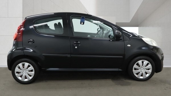 Peugeot 107 Active Black #6
