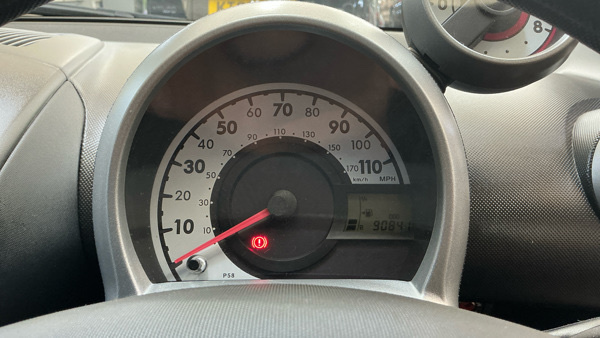 Peugeot 107 Active Red #11