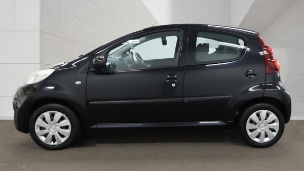 Peugeot 107 Active Black #5