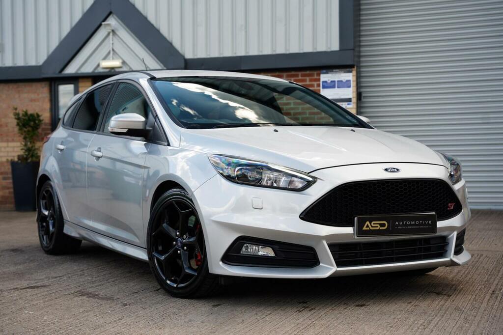 Ford Focus Hatchback 2.0T Ecoboost St-3 Euro 6 Ss 201 Silver