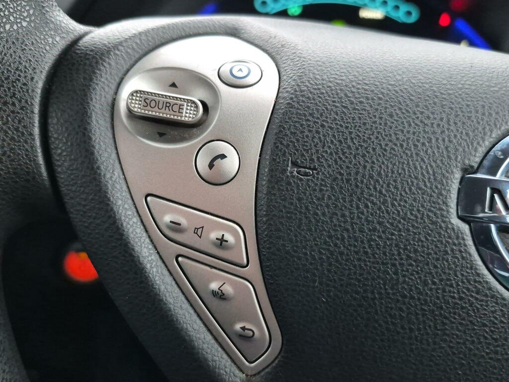 Nissan Leaf Tekna Red #25