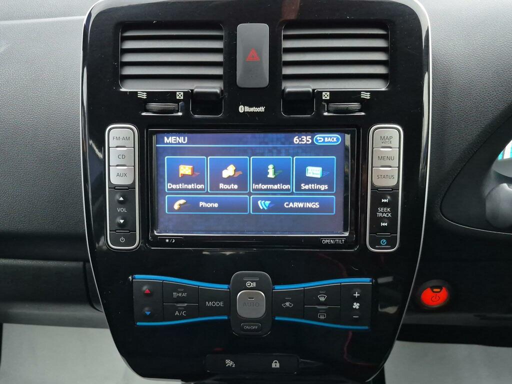 Nissan Leaf Tekna Red #43