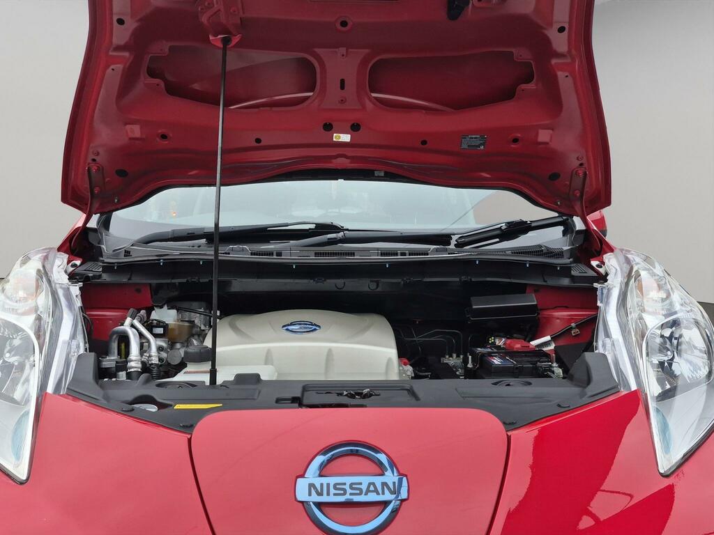 Nissan Leaf Tekna Red #55