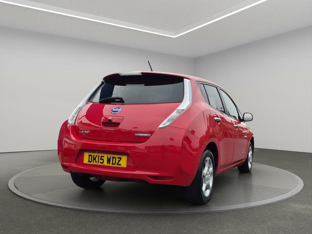 Nissan Leaf Tekna Red #8
