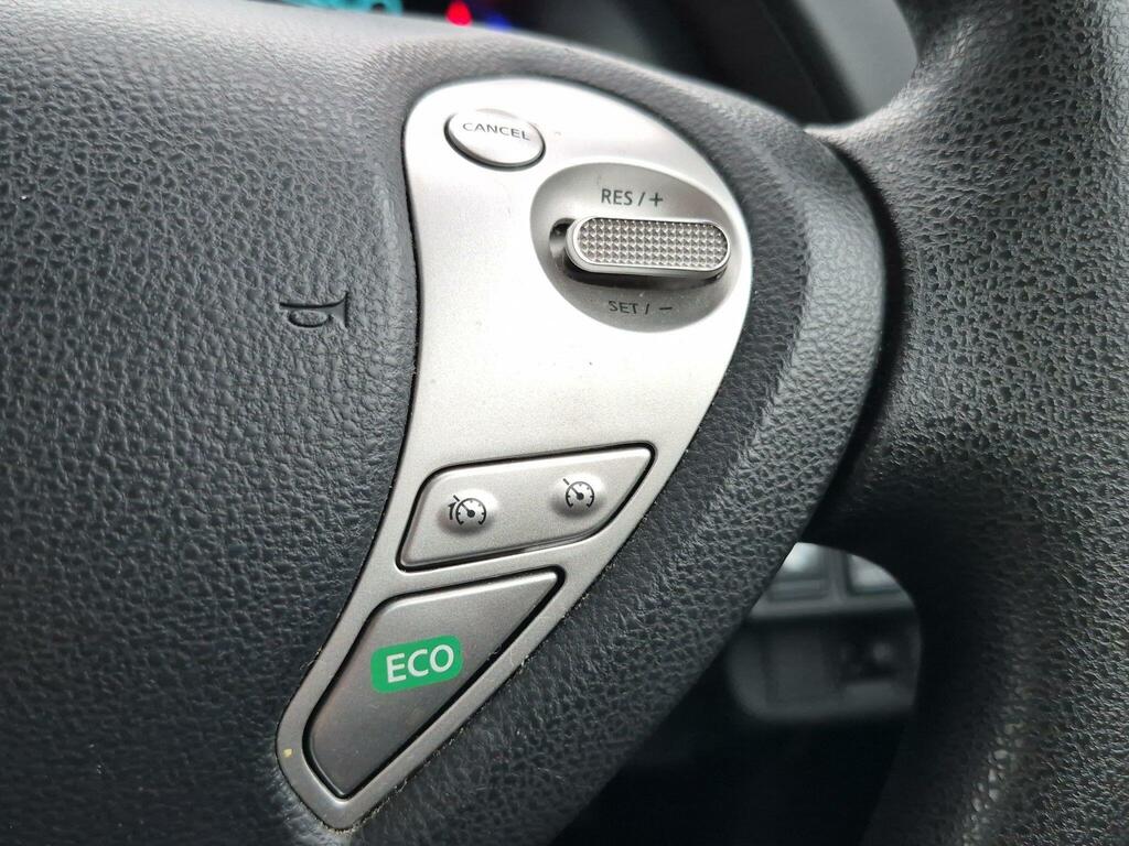 Nissan Leaf Tekna Red #24