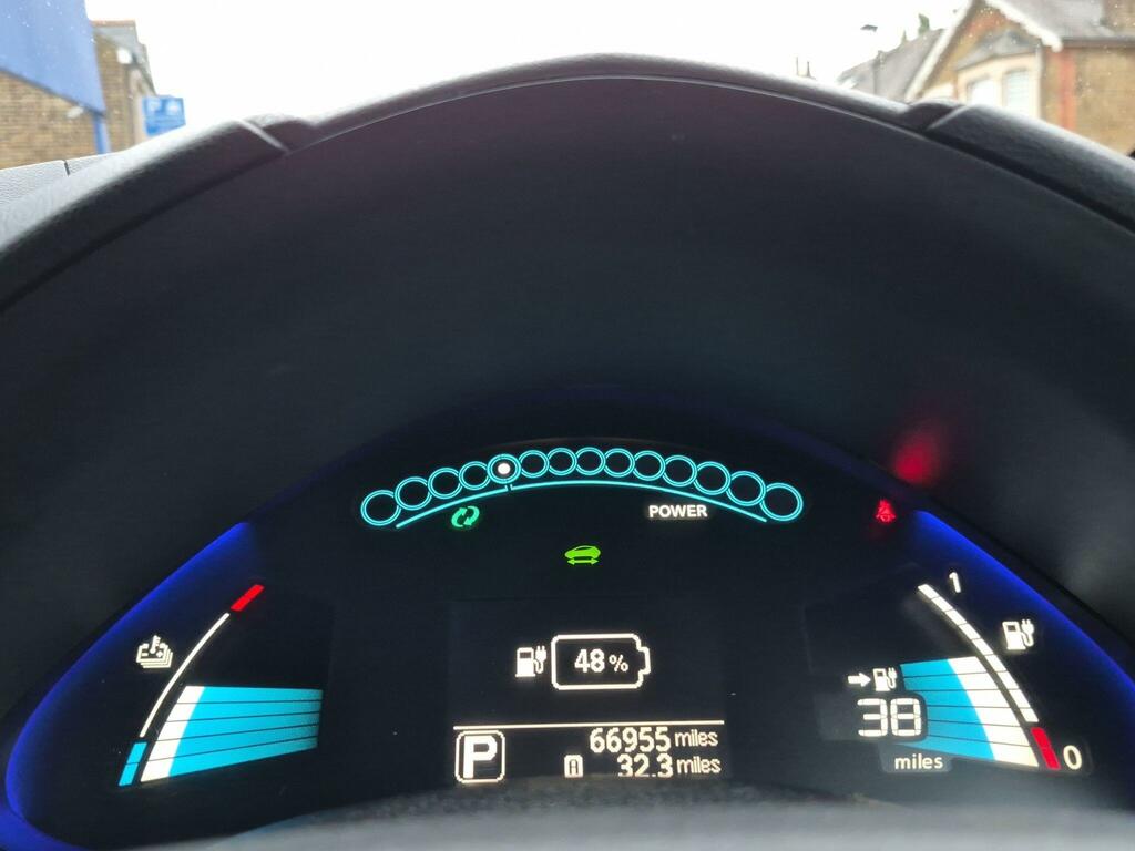 Nissan Leaf Tekna Red #48