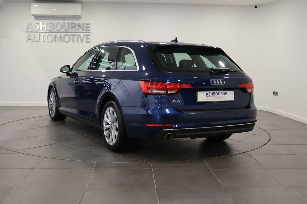 Audi A4 Avant Sport Black #37
