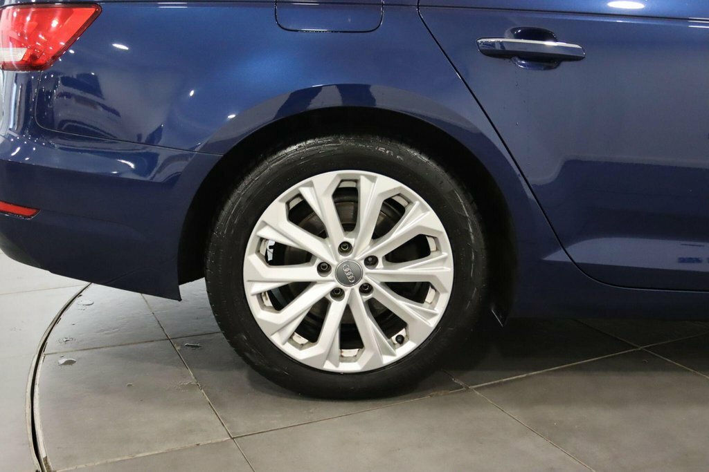 Audi A4 Avant Sport Black #75