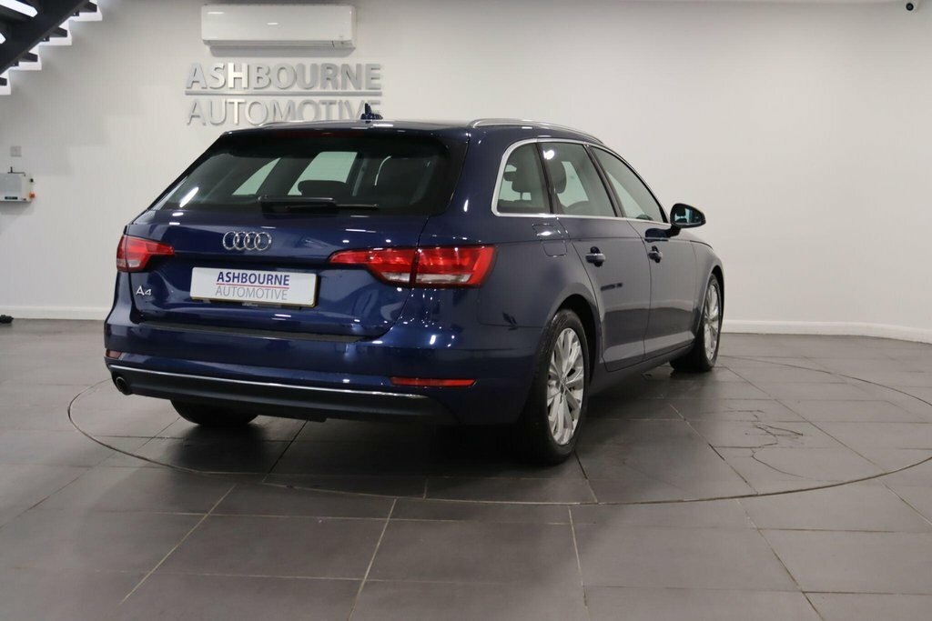 Audi A4 Avant Sport Black #26