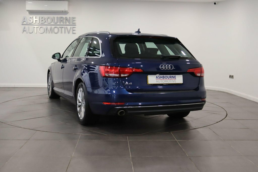 Audi A4 Avant Sport Black #36