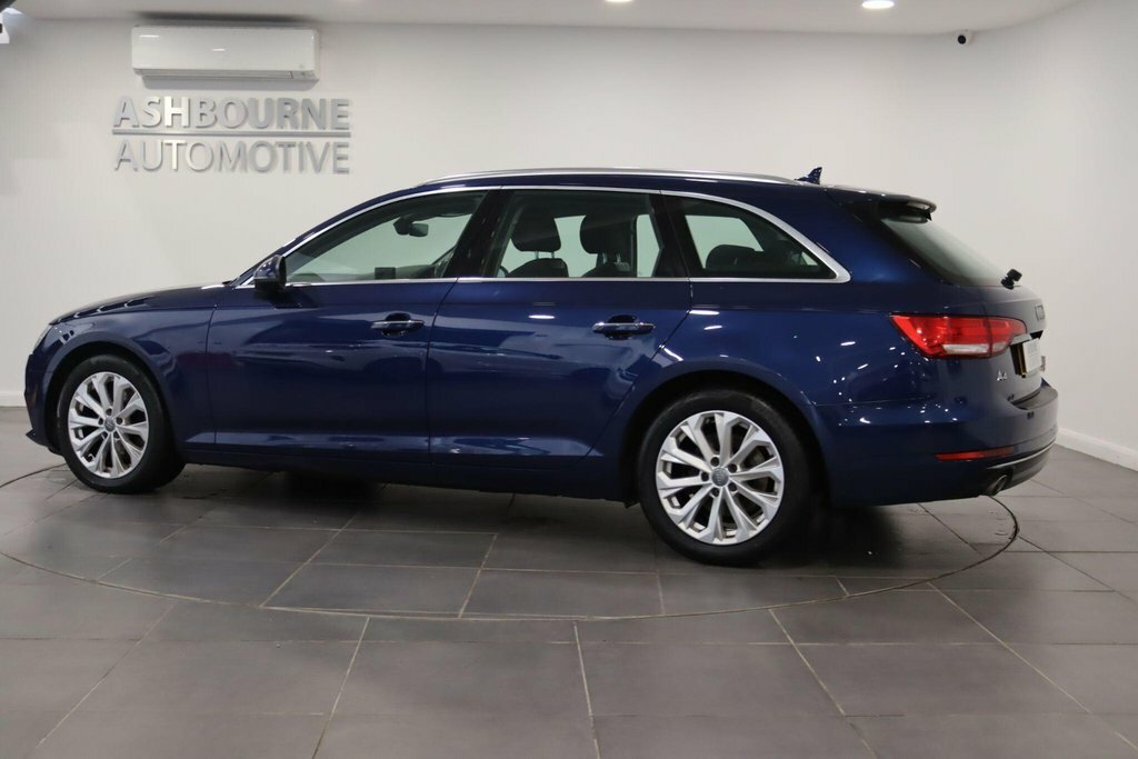 Audi A4 Avant Sport Black #44