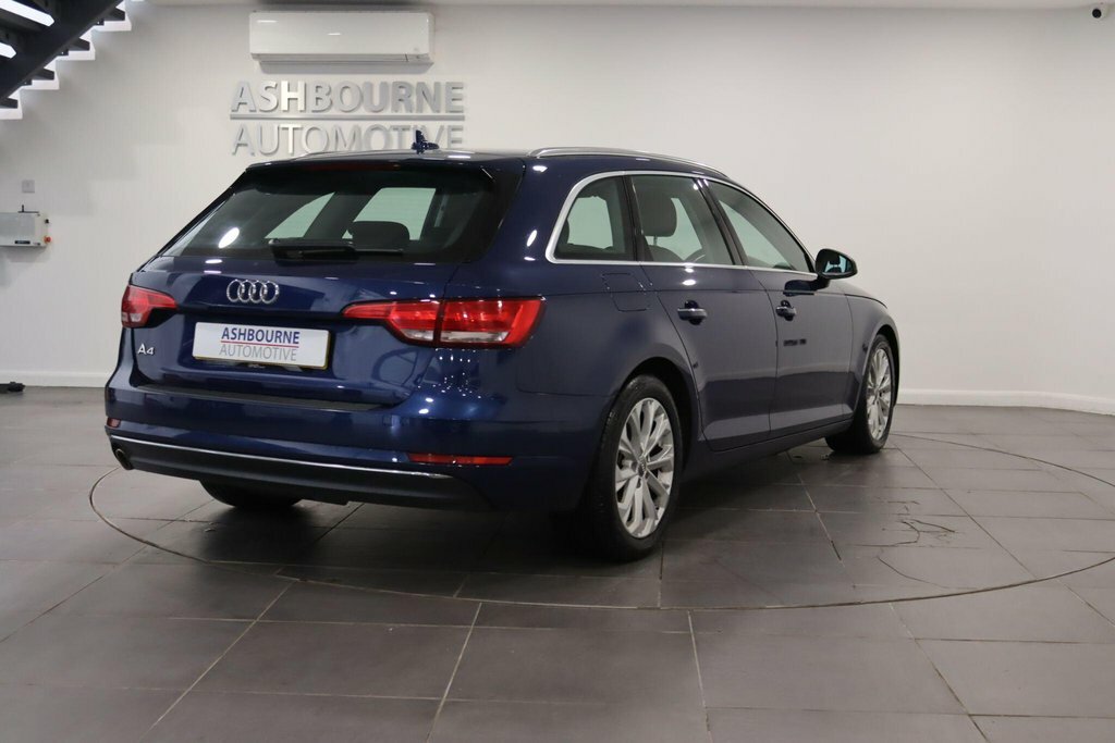 Audi A4 Avant Sport Black #25