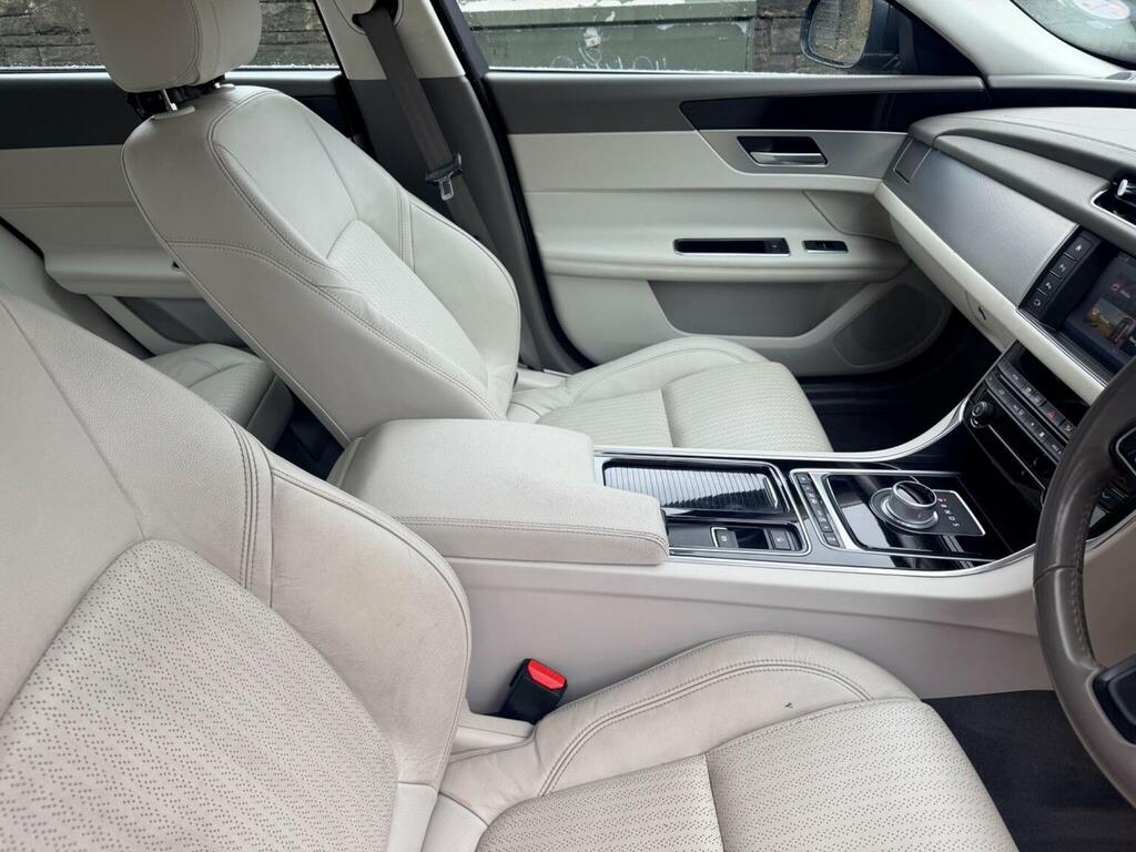 Jaguar XF 2.0D Portfolio Euro 6 Ss #10
