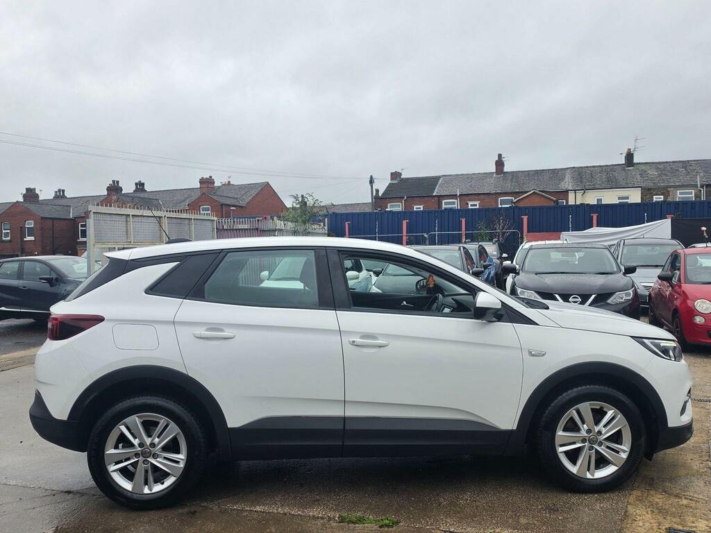 Vauxhall Grandland X White #8