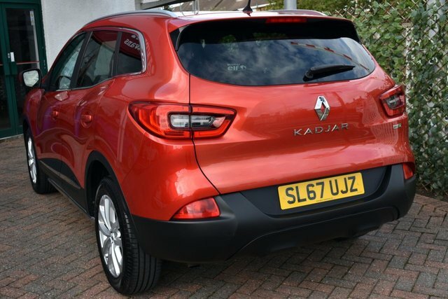 Renault Kadjar 2018 1.5Dci Dynamique Nav 6-Speed 108 Bhp Red #4