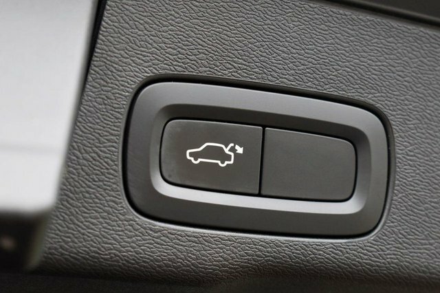 Volvo XC60  White #22