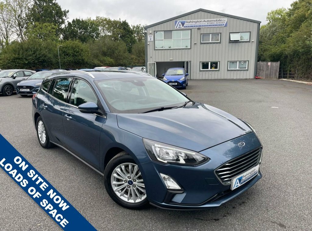 Ford Focus 1L Titanium Edition Blue